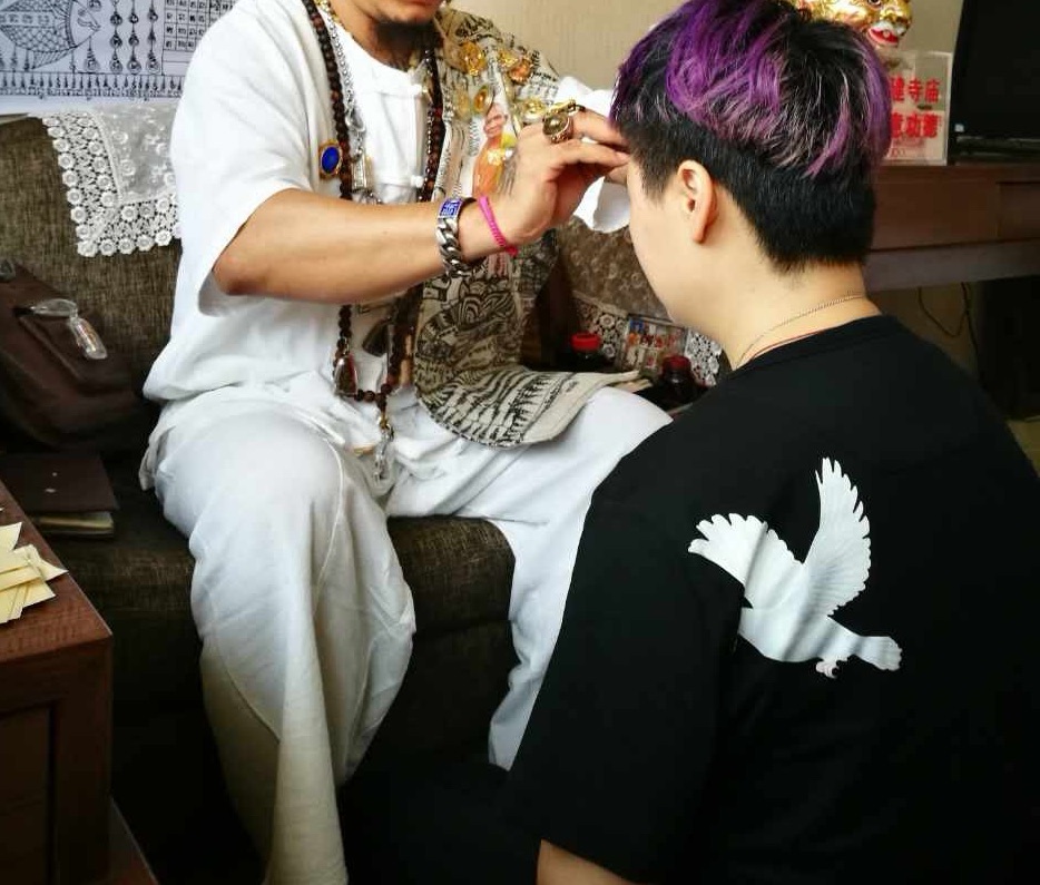 白衣阿赞霸 广告商讯 第1张 白衣阿赞霸 广告商讯 第1张