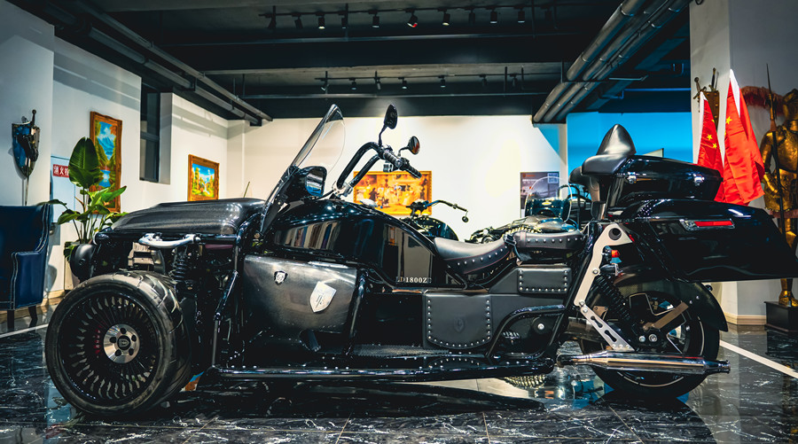 路威兰盾亮相2022中国摩博会，霸气车型惊艳现场