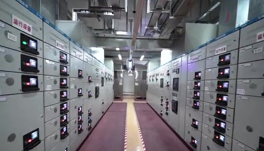 电力安全新保障 智能巡检机器人