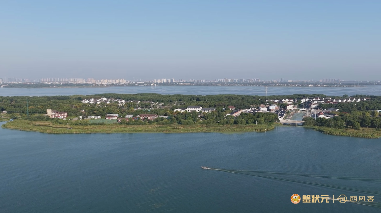 阳澄湖畔蟹状元西风阁度假村