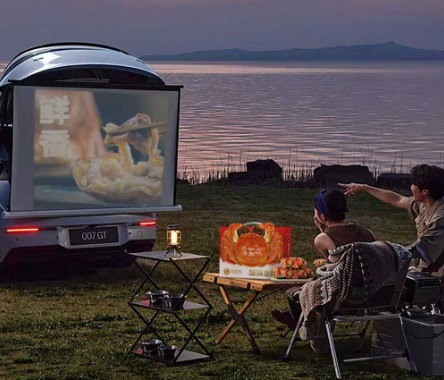 蟹状元与高端车企别克世纪、上汽大通、极氪等的联名